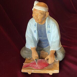 VINTAGE JAPANESE HAKATA URASAKI DOLL Man Cleaning Fish  1191HT